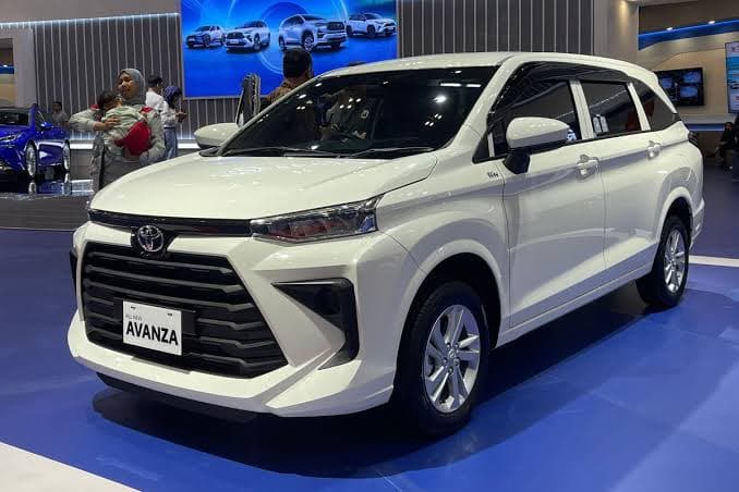 Toyota Avanza — kendaraan R-Two